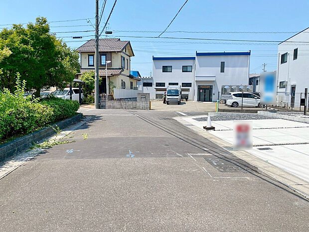 【前面道路】休日、平日問わずお気軽にお問合せくださいませ。