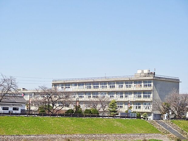 清須市立清洲小学校（約1,080m）