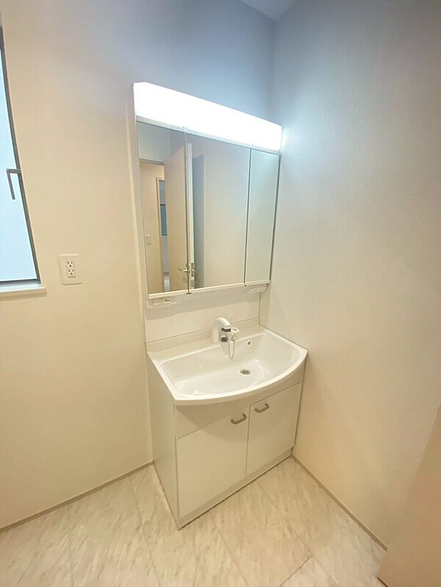 【洗面】暮らしを快適に変える、シャワー付き洗面化粧台♪