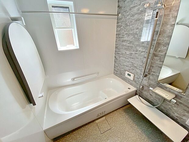 【浴室】足を伸ばしてゆったりとリラックスできる広々バスタブ♪親子のコミュニケーションもとれます!