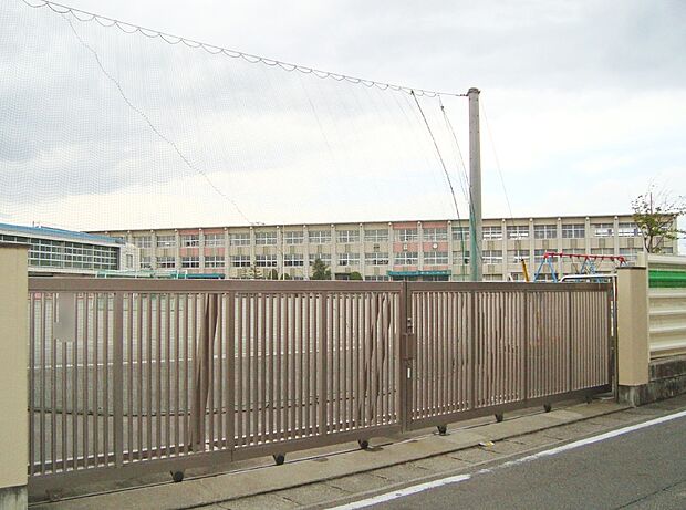 北名古屋市立師勝小学校（約710m）