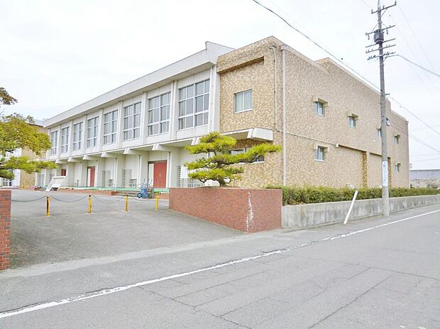 愛西市立佐織西中学校(約1,070m)