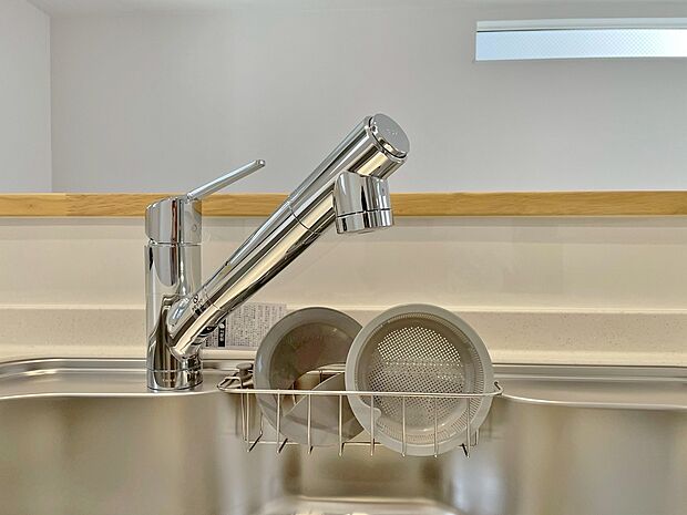 【浄水器内蔵型水栓】しっかりと塩素を除去。毎日おいしいお水を楽しめます。
塩素によるお野菜のビタミン破壊も抑止出来ます。