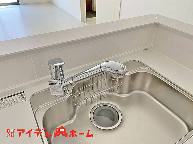 【3号棟　■浄水器内蔵型水栓■】しっかりと塩素を除去。毎日おいしいお水を楽しめます。
塩素によるお野菜のビタミン破壊も抑止出来ます。
