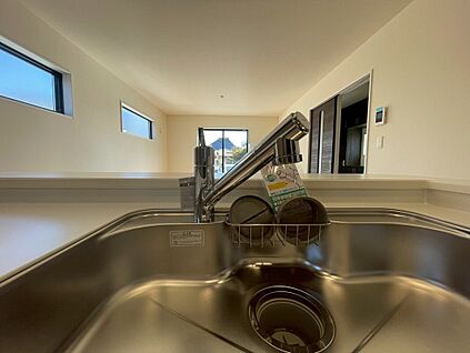 同仕様写真　浄水器内蔵型水栓