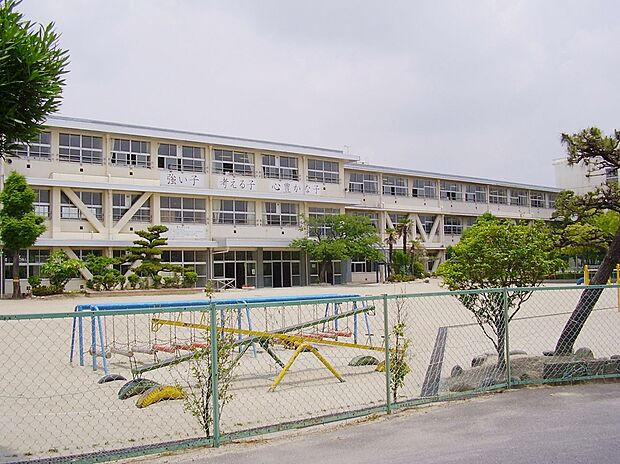 津島市立神守小学校(約1,100m)