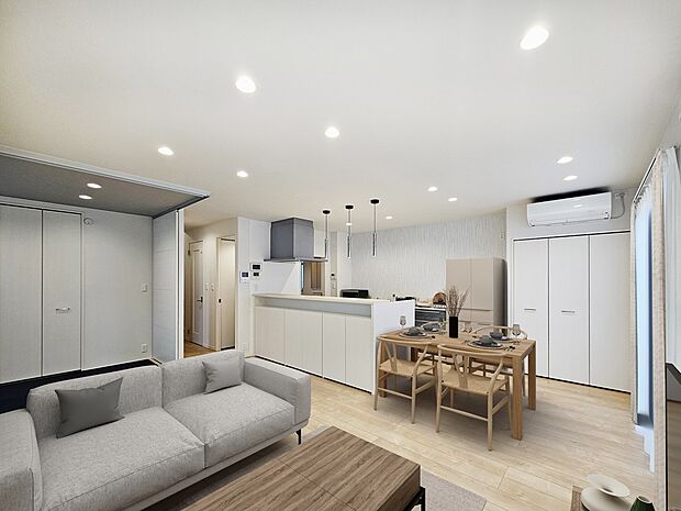 【内観】LDK ※画像は実際の写真に調度品をCG合成したものです(2024年11月撮影)