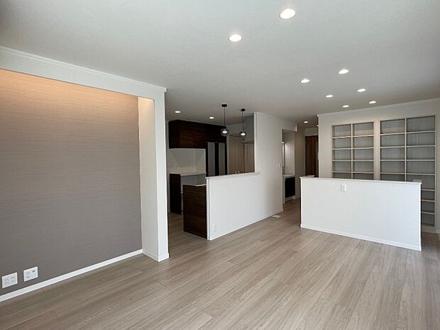 ナチュラルテイストの内装で柔らかい印象の17.5帖LDK(2025年9月撮影)