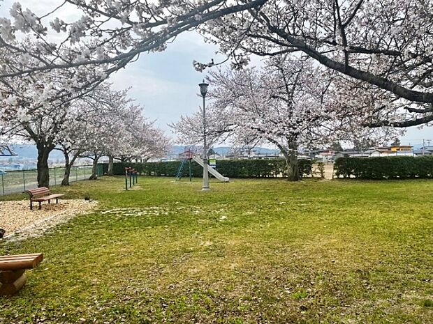 吉野宿なかよし公園/約560m