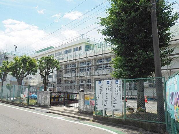 (約230~280m 徒歩3~4分)