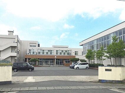 泉小学校 1520m