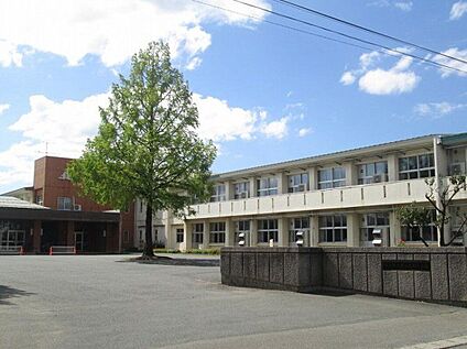 黒沢尻北小学校 1020m