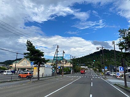 現地から570～630にある飯盛山までの通りの景色 630m