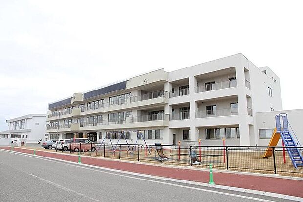 横手北小学校(約1,360m)