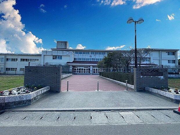 小学校(約1,210m)