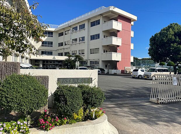 岡山市立旭竜小学校（約420m）