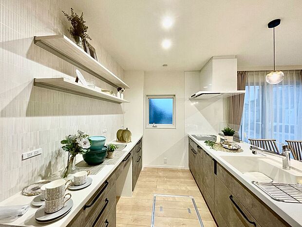 【スッキリとしたキッチンスペース】~今保II４号地～クリナップ製のキッチンで、手入れがし易く使いやすいです！（2024年10月撮影）