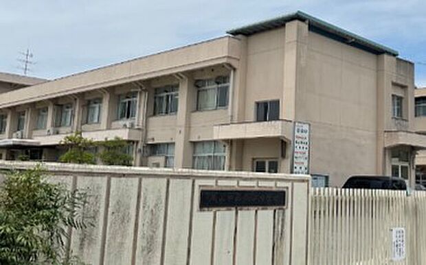 岡山市立御南中学校(約900m)