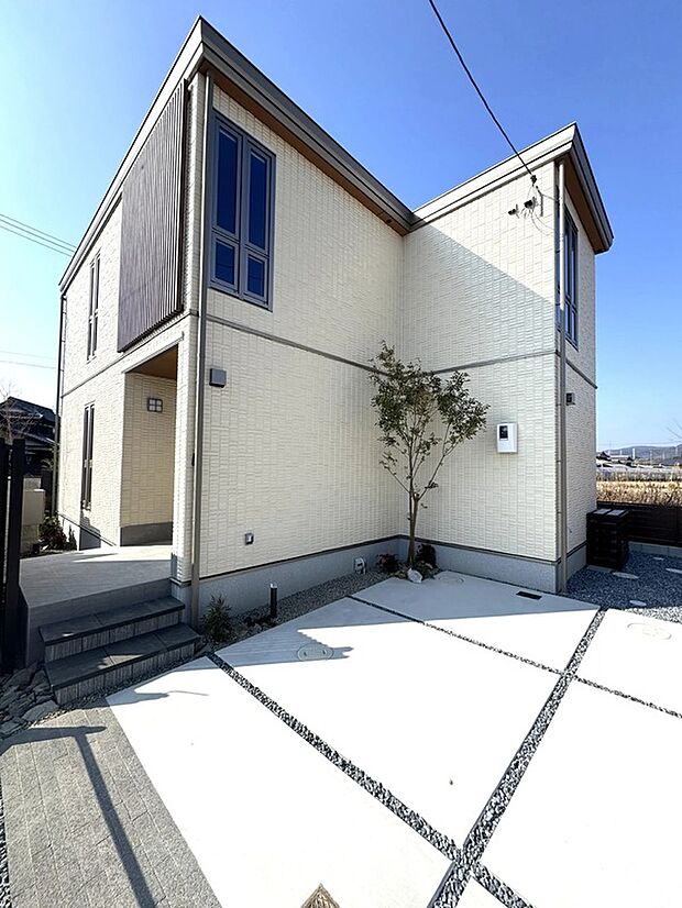 【7号地(Parfait)】吹抜が家族の絆を作る、4LDKのゆとりある家。