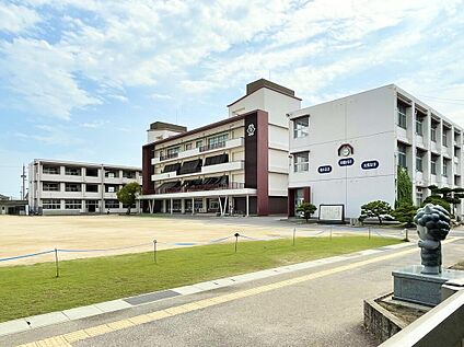 倉敷市茶屋町小学校 約1,205m(徒歩16分)