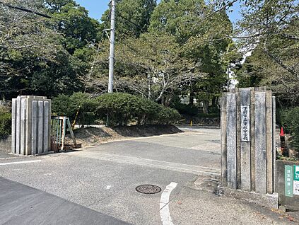 東部中学校 約1,700ｍ～1,720ｍ(徒歩約22分)