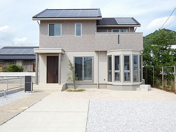 【6号地外観】ボウウィンドウのある可愛らしい外観の家(2025年9月)撮影