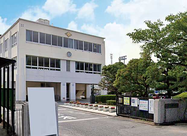 小郡中学校