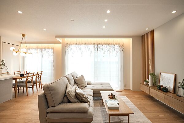 やりたいことがすぐそこに。
住まう方にゆとりある暮らしをお届けしたいという想いのもと、瀬戸内の温暖で穏やかな気候と、松山市朝生田町のロケーションを活かした街づくりを実施。(2026年2月16日撮影)