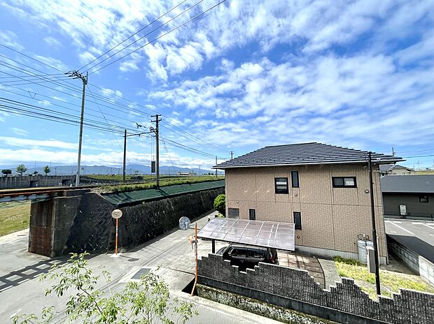 【2階からの眺望】見晴らしも良く、この区画ならではの景色が広がります。
