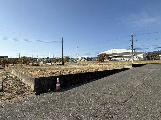 No.2／日当たりも考えられて街が作られています（25年11月撮影）