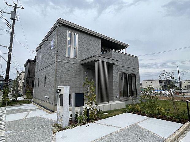 【No.146】鉄骨系ユニット工法2階建
設備:太陽光発電8.51kW、蓄電池13.2kWh
(2025年10月撮影)