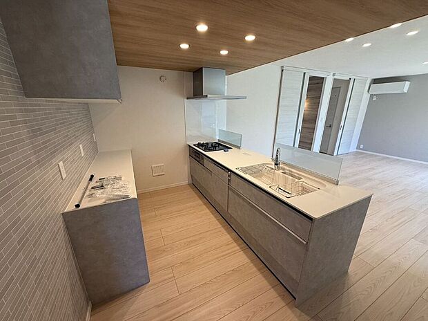 【No.2/キッチン】収納力も十分なキッチン(25年7月撮影)