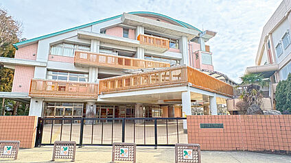 真鍋小学校 約1370m～1450m(徒歩18分～19分)