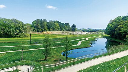 親水性中央公園 約1020m(徒歩13分)
