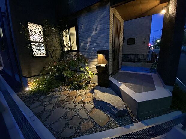 【外構施工例】充実したアフターサポートで安心!当社は誠実に、丁寧に、お客様一人ひとりに永く安心してお住まいいただけるようなお付き合いをさせていただきます