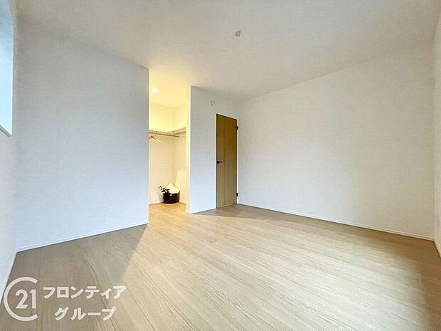 傷が付きにくくお手入れ簡単なフローリングです。