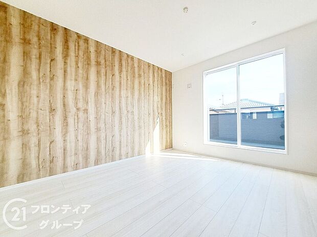 子ども部屋や寝室に用途多彩な明るい洋室