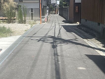 前面道路含む外観