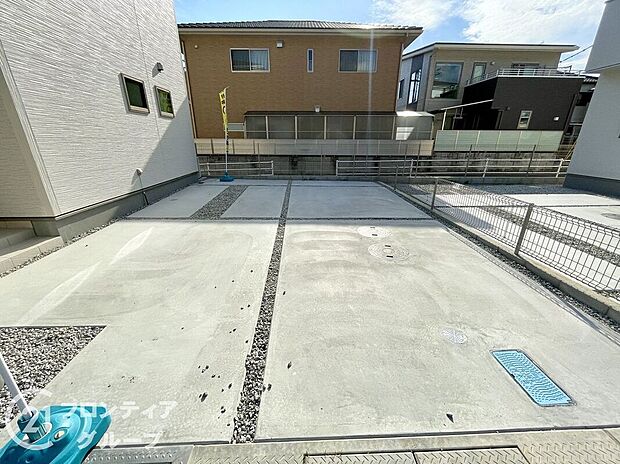 【駐車場】２台分の広々な駐車スペースがあります