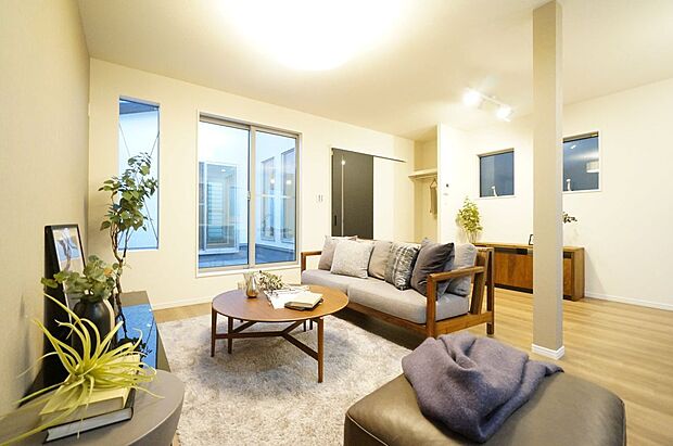 【建物プラン例 (内観写真)】【施工例/洋室】スタイル:ヒュッゲノルディックミルキーホワイトなどの淡い色を軸にし、やわらかな雰囲気を持つ安らぐスタイル。