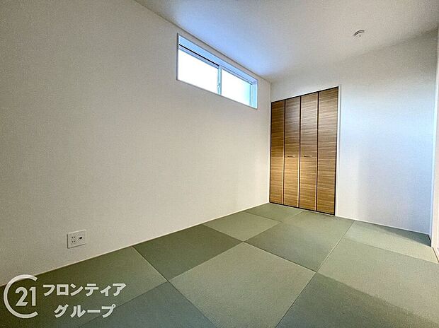 【子供部屋】新しい畳の香りのする和室は、使い方色々。客室やお布団で寝るときにぴったりの空間ですね。
