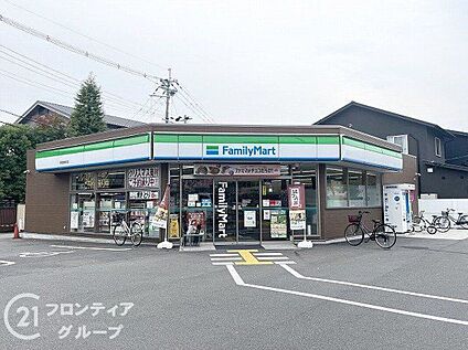 ファミリーマート天理指柳町店 440m