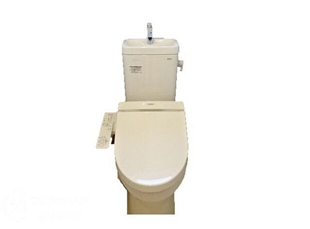 【その他設備】\同仕様写真/水流がぐるりとしっかり回り、まるごと汚れを洗い流す理想の洗浄方式。シャワートイレには女性にやさしいビデ専用ノズルを採用