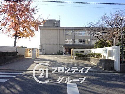 橿原市立耳成西小学校 1120m