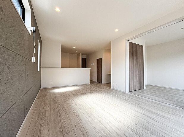 大切なご家族が集まるからこそLDKはこだわりたいですよね!休日はおひさまの光をたっぷりと取りこめるリビングでゆったりと過ごしませんか?