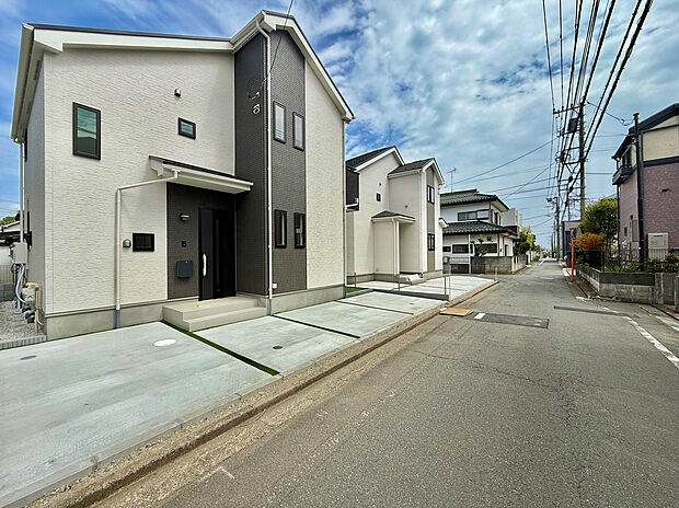 落ち着いた閑静な住宅街に位置する住まいです。静かで穏やかな環境が、毎日の生活に安らぎと快適さをもたらします。