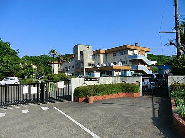 八王子市立中山小学校（約374m）