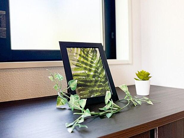 朝陽が差し込む玄関で、毎日の「行ってきます」がもっと元気に。一日を爽やかにスタートできる空間。