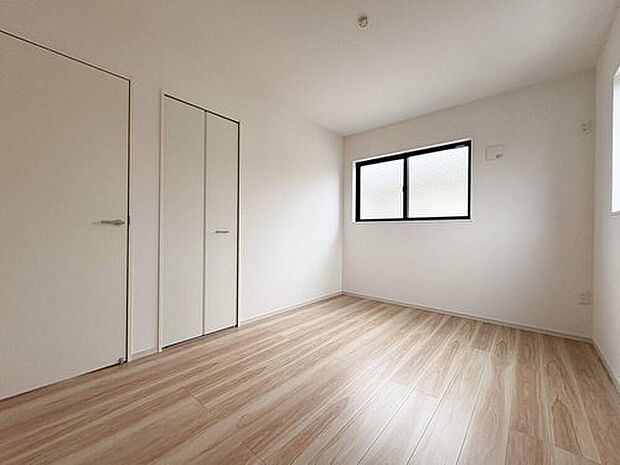 【リビング以外の居室】全居室にクローゼットを完備。自分時間を大切にできるプライベートルームとして、多目的に活躍します。