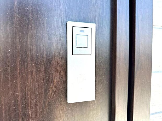 【スマートキー】鍵の出し入れがいらないから、お子さまと一緒の帰宅も安心。暮らしにゆとりが生まれます。